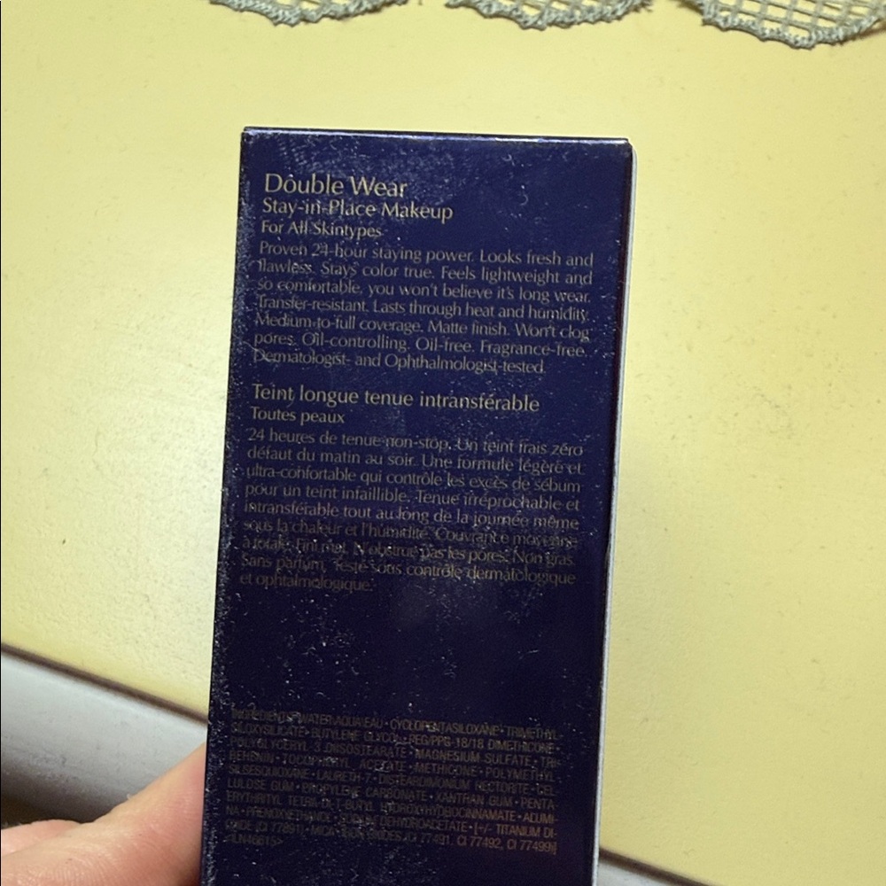 Estee Lauder Double Wear Stay-in-Place Makeup - Blue and Gold Box Brand New - Picture 3 of 4